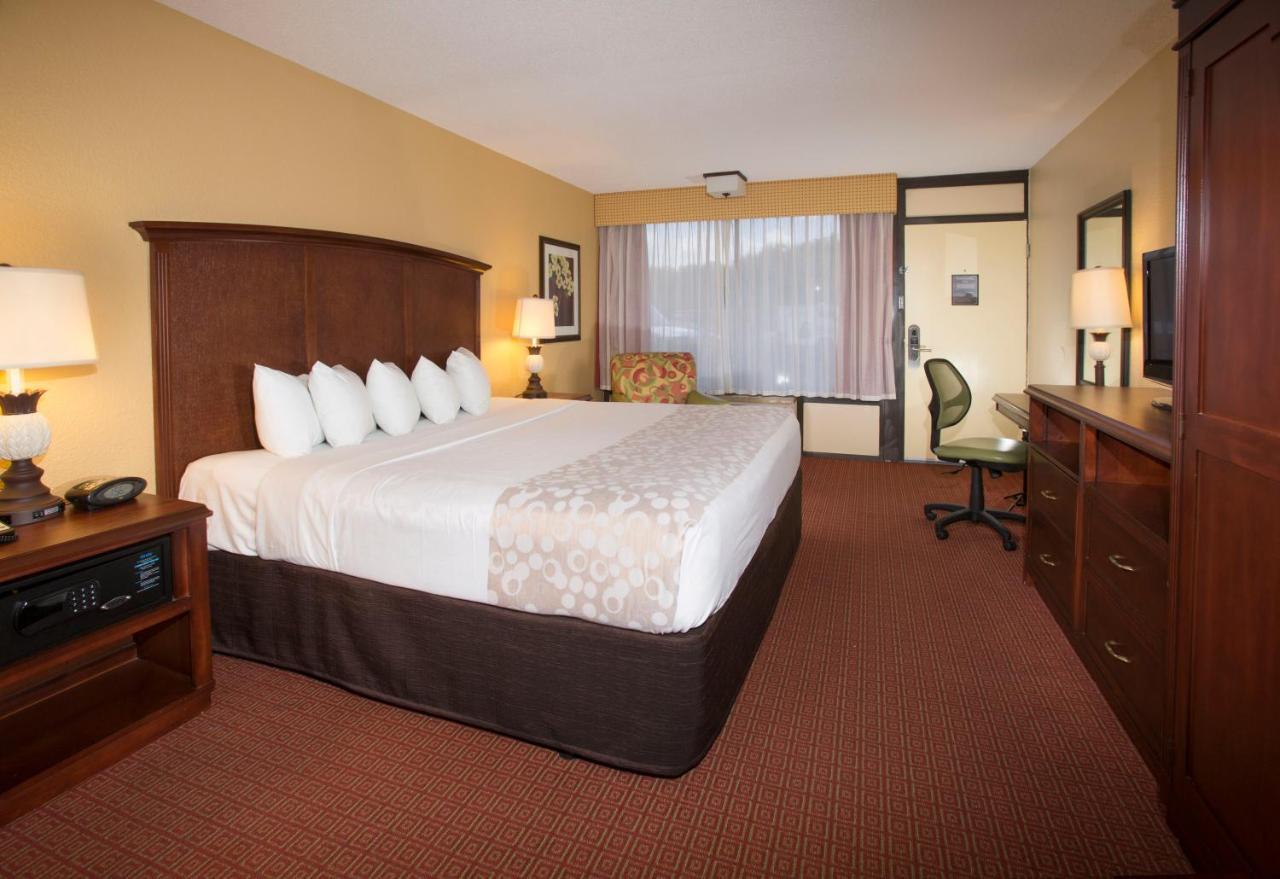 Clarion Inn & Suites At International Drive Williamsburg Esterno foto
