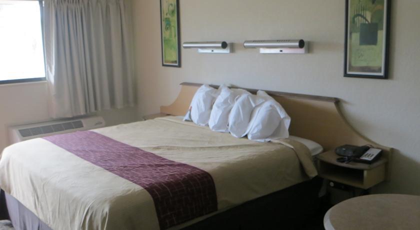 Clarion Inn & Suites At International Drive Williamsburg Esterno foto